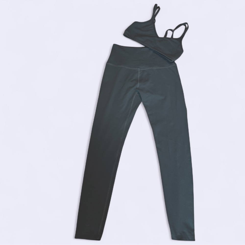 Beyond Yoga sage green medium leggings and small top set